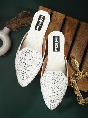 Bambam Women Flats(White , 8)