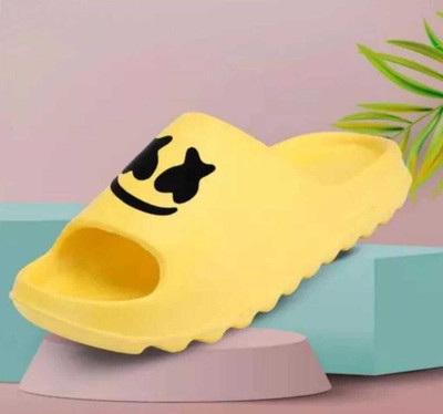 GIGANTIC Men Slides(Yellow , 9)