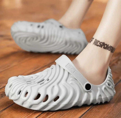PM TRADERS Men Clogs(Grey , 7)
