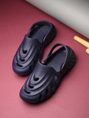 DEFLOW Men Clogs(Navy , 6)