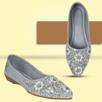 SOLVYN Women Flats(Multicolor , 4)