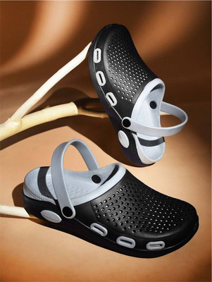 Cogs Men Sandals(Black , 7)