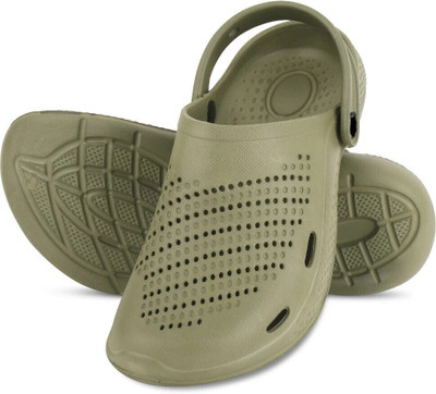 QARADON Men Clogs(Green , 6)