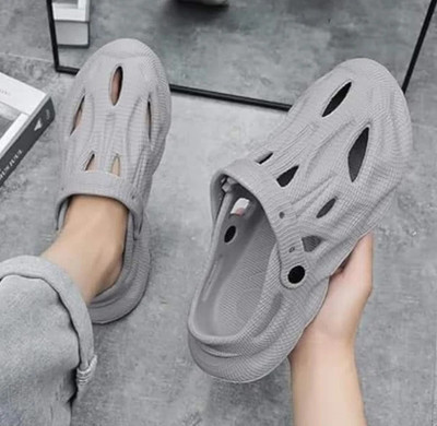 STYLE HEIGHT Men Clogs(Grey , 7)