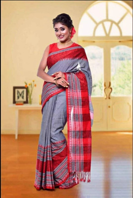 Sampa Das Self Design Handloom Pure Cotton Saree(Grey, Red)