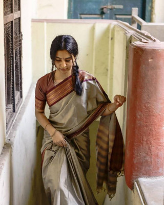 Shruti Bandhani Woven Paithani Cotton Silk Saree(Green, Multicolor)