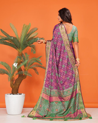 LAVYANSH CREATION Printed, Self Design Patola Silk Blend Saree(Purple, Green)