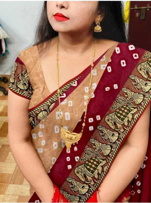 S.R.TEXTILES Printed Bandhani Crepe Saree(Cream, Red)