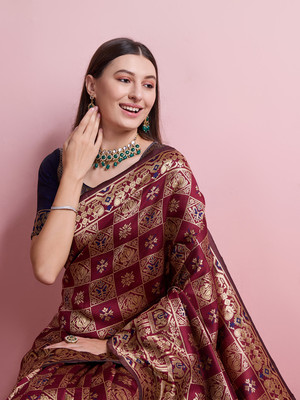 Shreyansh creation Digital Print Banarasi Silk Blend Saree(Maroon)