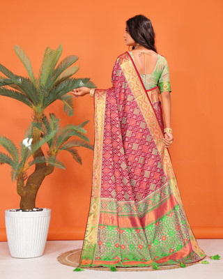 LAVYANSH CREATION Printed, Self Design Patola Silk Blend Saree(Red)
