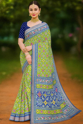 Sarkar Textiles Floral Print Patola Pure Silk Saree(Light Green)