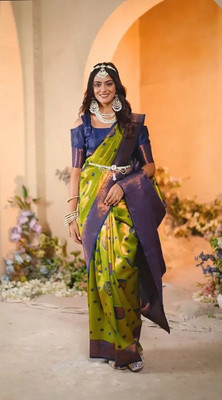 WOMENELEGENCE Embellished Banarasi Pure Silk Saree(Green)