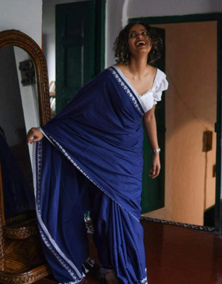 GOLU Self Design Handloom Cotton Blend Saree(Blue)