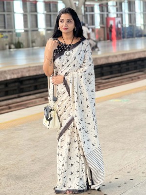 Shree Govind Textile Digital Print Daily Wear Cotton Linen Saree(White)