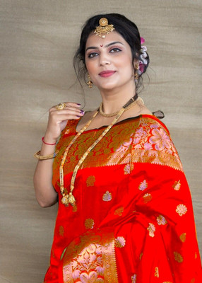 GORAL Embellished, Self Design, Woven Kanjivaram Art Silk, Jacquard Saree(Red)
