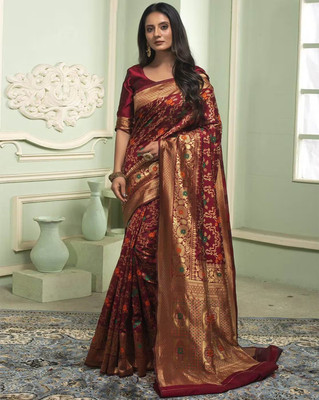 WOMENELEGENCE Embellished Banarasi Pure Silk Saree(Maroon)