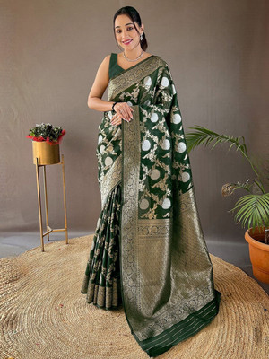 Julee Embellished Banarasi Jacquard Saree(Green)
