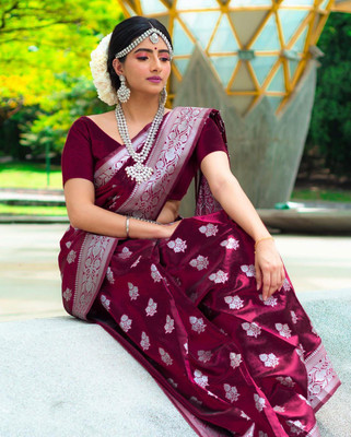 Amrut Collection Woven Banarasi Silk Blend Saree(Maroon)