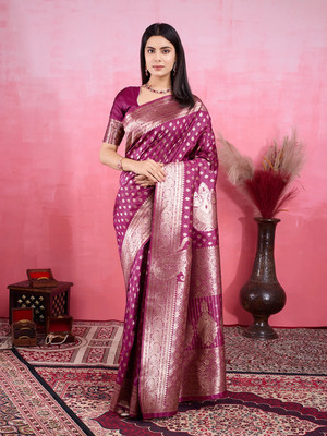 Niwaa Printed, Self Design, Floral Print, Embellished, Woven Kanjivaram Silk Blend, Jacquard Saree(Purple)