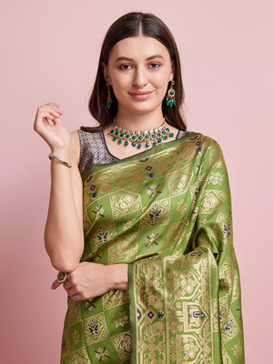 Shreyansh creation Digital Print Banarasi Silk Blend Saree(Dark Green)