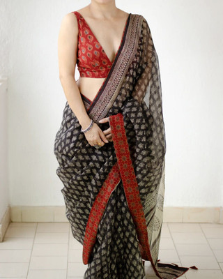 FemFashion Digital Print Kota Doria Cotton Linen Saree(Black)