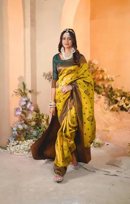 PARAMPARA CREATION Woven Kanjivaram Pure Silk Saree(Yellow)