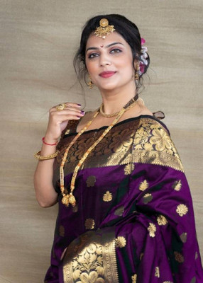 Woven Banarasi Silk Blend Saree(Magenta)