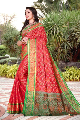 LAVYANSH CREATION Self Design, Printed Patola Silk Blend, Jacquard Saree(Red)