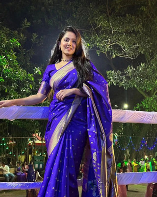 The Style Sanctuary Woven, Self Design, Temple Border Banarasi Silk Blend Saree(Blue)