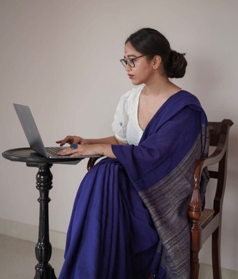 Ghosh handloom Solid/Plain Daily Wear Cotton Blend Saree(Blue)
