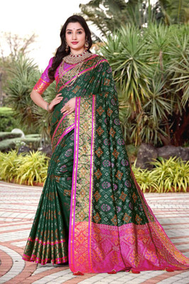 LAVYANSH CREATION Self Design, Printed Patola Silk Blend, Jacquard Saree(Green)