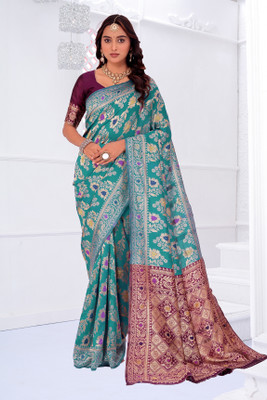 Suali Woven Banarasi Pure Silk Saree(Light Green, Red)