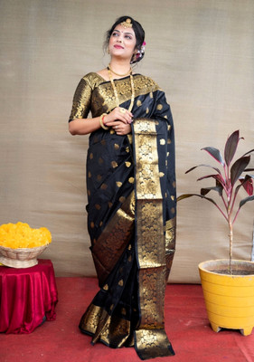 HouseOfCommon Woven Banarasi Jacquard Saree(Black)