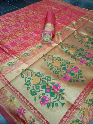 Rudr Venture Graphic Print Banarasi Jacquard Saree(Red)