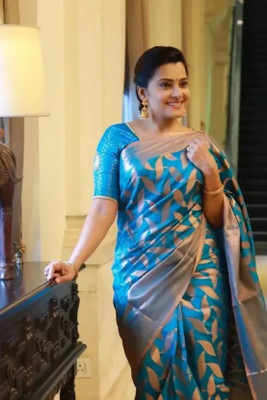 Suali Woven Kanjivaram Pure Silk Saree(Light Blue)