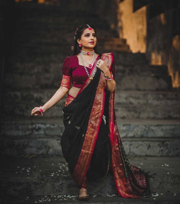 Begum Collection Self Design Kanjivaram Art Silk Saree(Black)