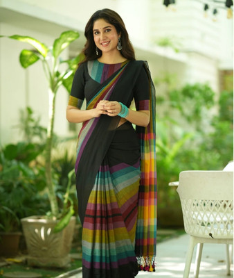 SMRITI HANDLLOM Self Design Bollywood Handloom Pure Cotton Saree(Black)