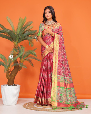 LAVYANSH CREATION Printed, Self Design Patola Silk Blend Saree(Red)
