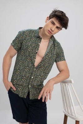 HouseOfCommon Men Solid, Printed Casual Green Shirt