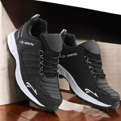 Free Kicks Freesole Black Dailywear Sneakers For Men(Black , 8)