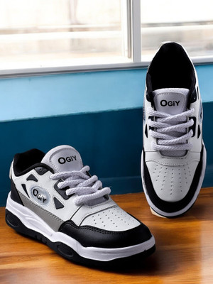 Free Kicks FK-OGIY White Lightweight Running Shoes For Men(White, Black, Grey , 6)