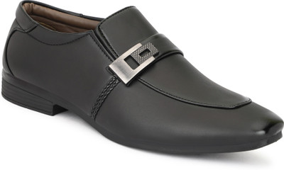 Mark Range Slip On For Men(Black , 9)