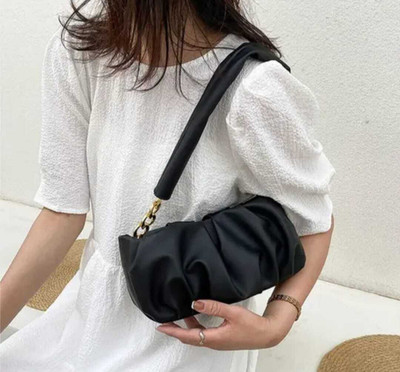 Lookmoment Black Sling Bag SLING BAG