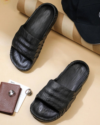 Cogs Men Slides(Black , 8)