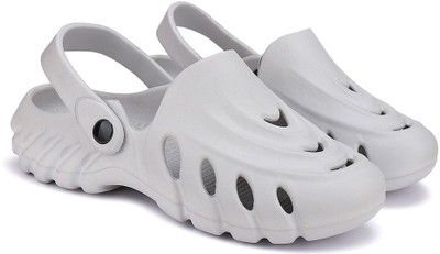 DRACKFOOT Men Clogs(Grey , 7)