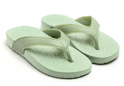 TAFFRAL Women Trending Stylish Lightweight Comfort Slipper Flip Flops(Green , 7)