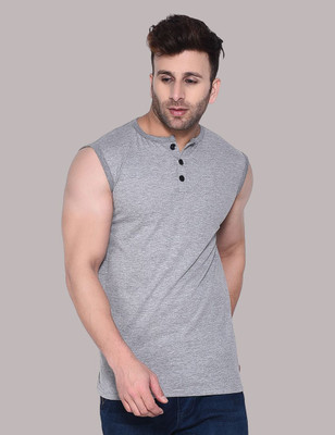 GEUM Solid Men Henley Neck Silver T-Shirt