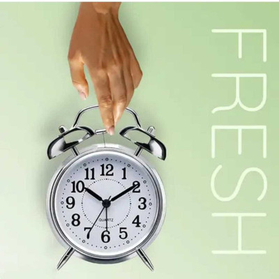 VYNEX Analog Silver Clock