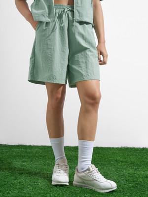 Tokyo Talkies Solid Women Green Regular Shorts