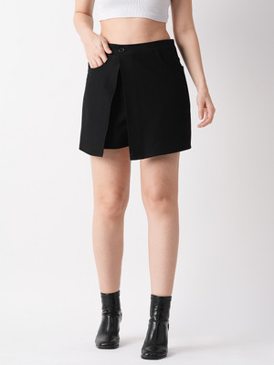 Globus Solid Women Black Regular Shorts